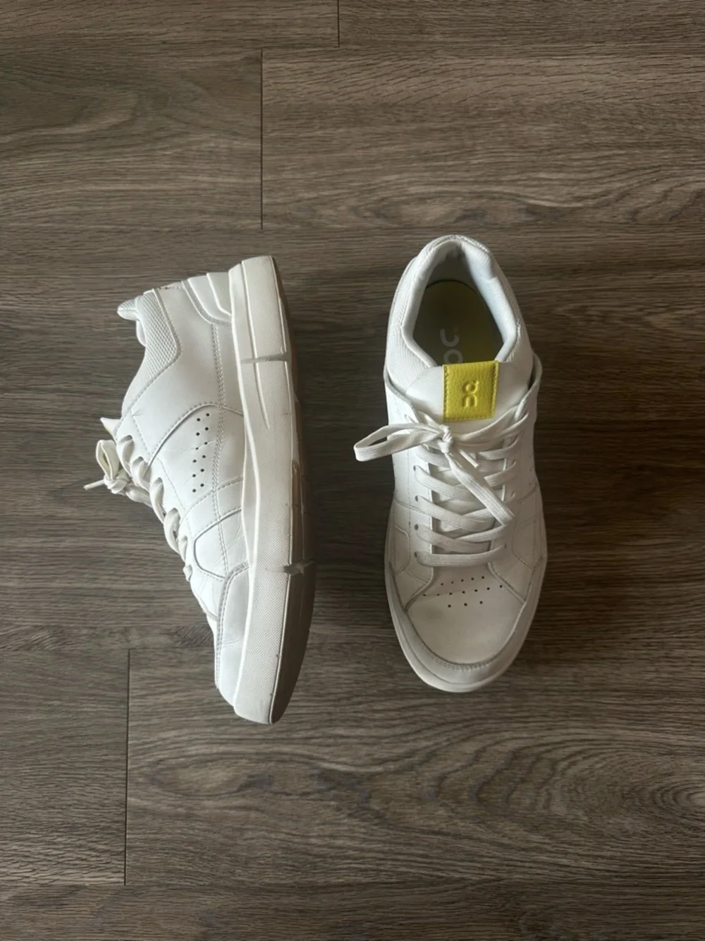 On Cloud x The Roger Men's White Sneakers - Picture 1 of 8